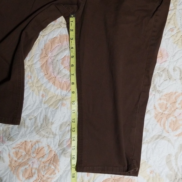 Gloria Vanderbilt capris - Picture 3 of 3